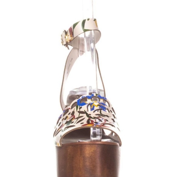 Tory Burch Sandal - Picture 2 of 8